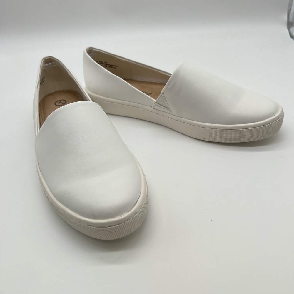 Bella Vita Ladies Size 8N Slip-on Sneakers